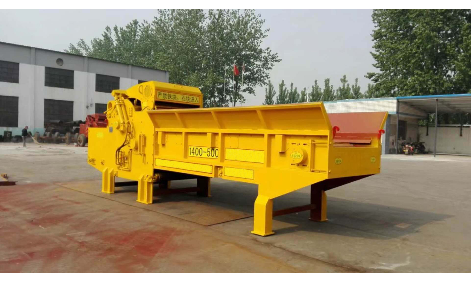 weiwei wood crusher can process 1.2m wide wood, new mobile wood crushing and pro