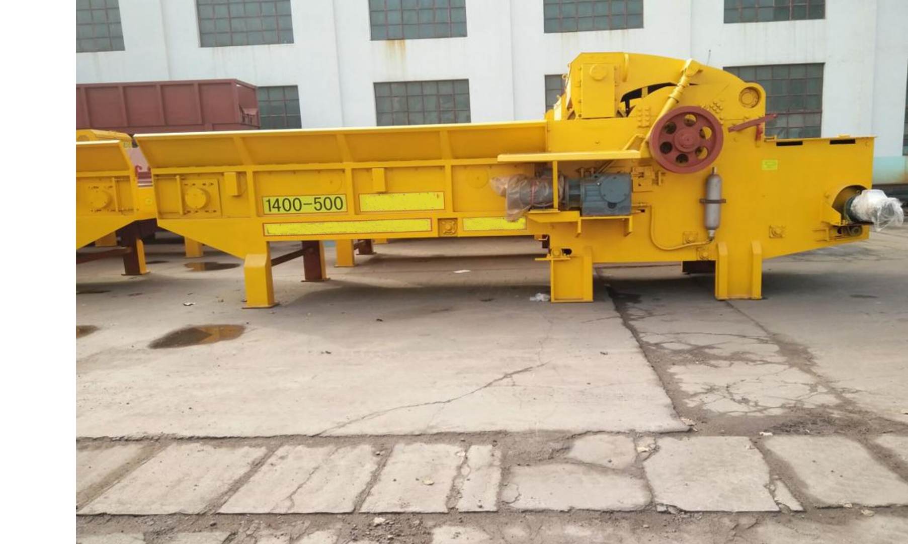 weiwei wood crusher can process 1.2m wide wood, new mobile wood crushing and pro