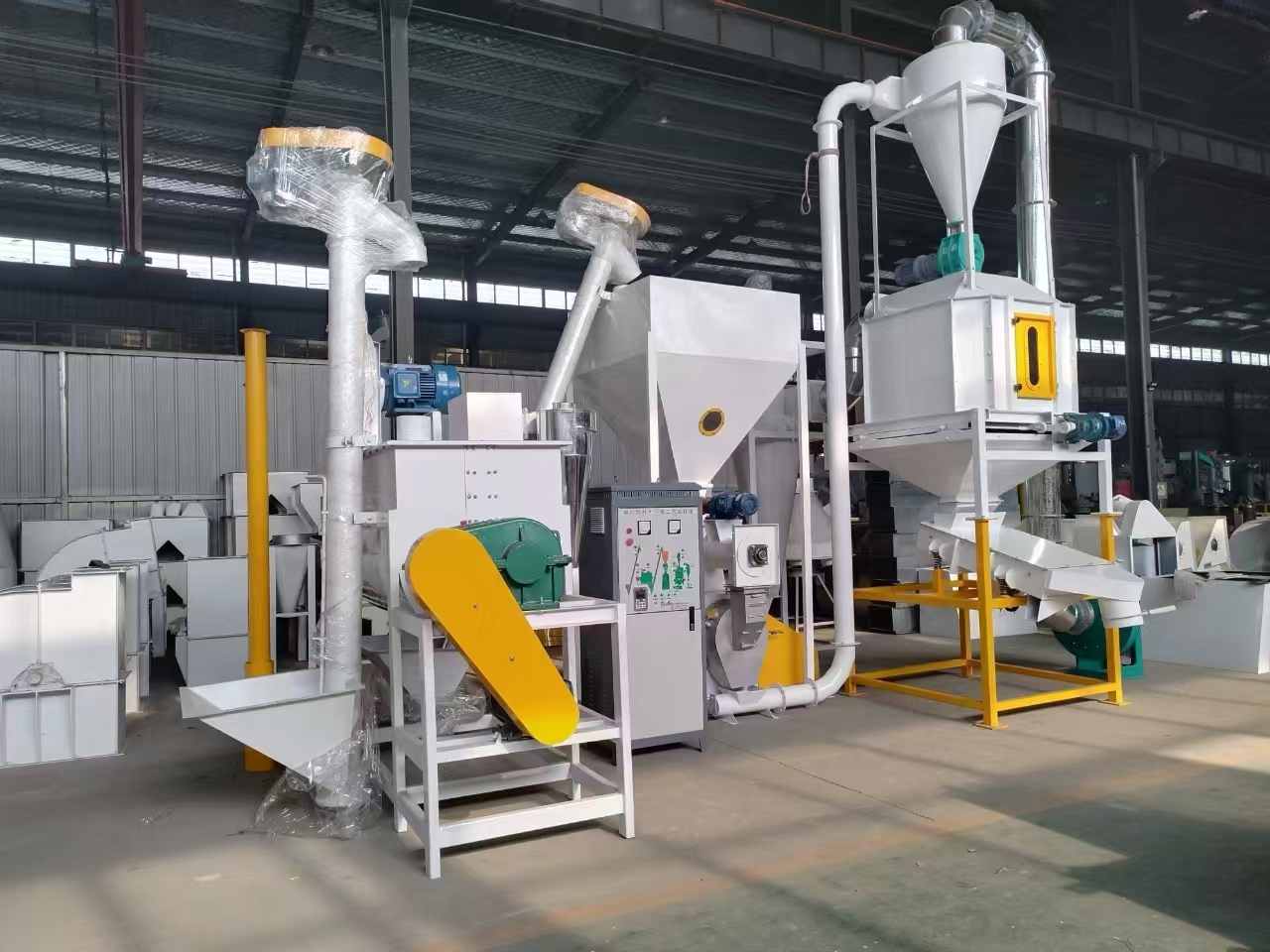 1 Ton/Hour Complete Feed Pellet Production Line Finishes Assembly and Joint Debugging