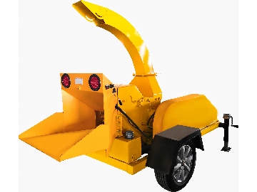 6130 Mobile Branch Crusher: Weiwei 32 HP Diesel Wood Chipper Turns Tree Branches into Mulch and Biomass at 1.5-2.5 t/h