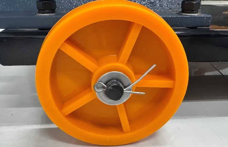 Abrasion-resistant nylon wheel
