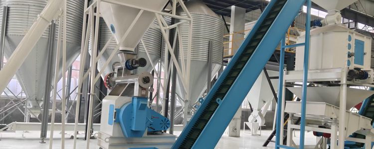livestock feed mixing equipment